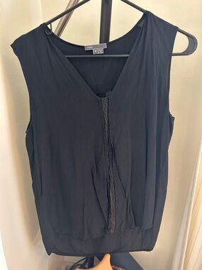 100% Silk Vince Black Sleeveless V-Neck Camisole